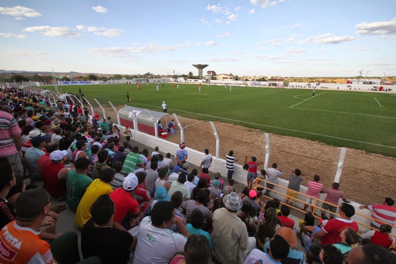 Resultado de imagem para Estádio Valdemar Viana de Araújo